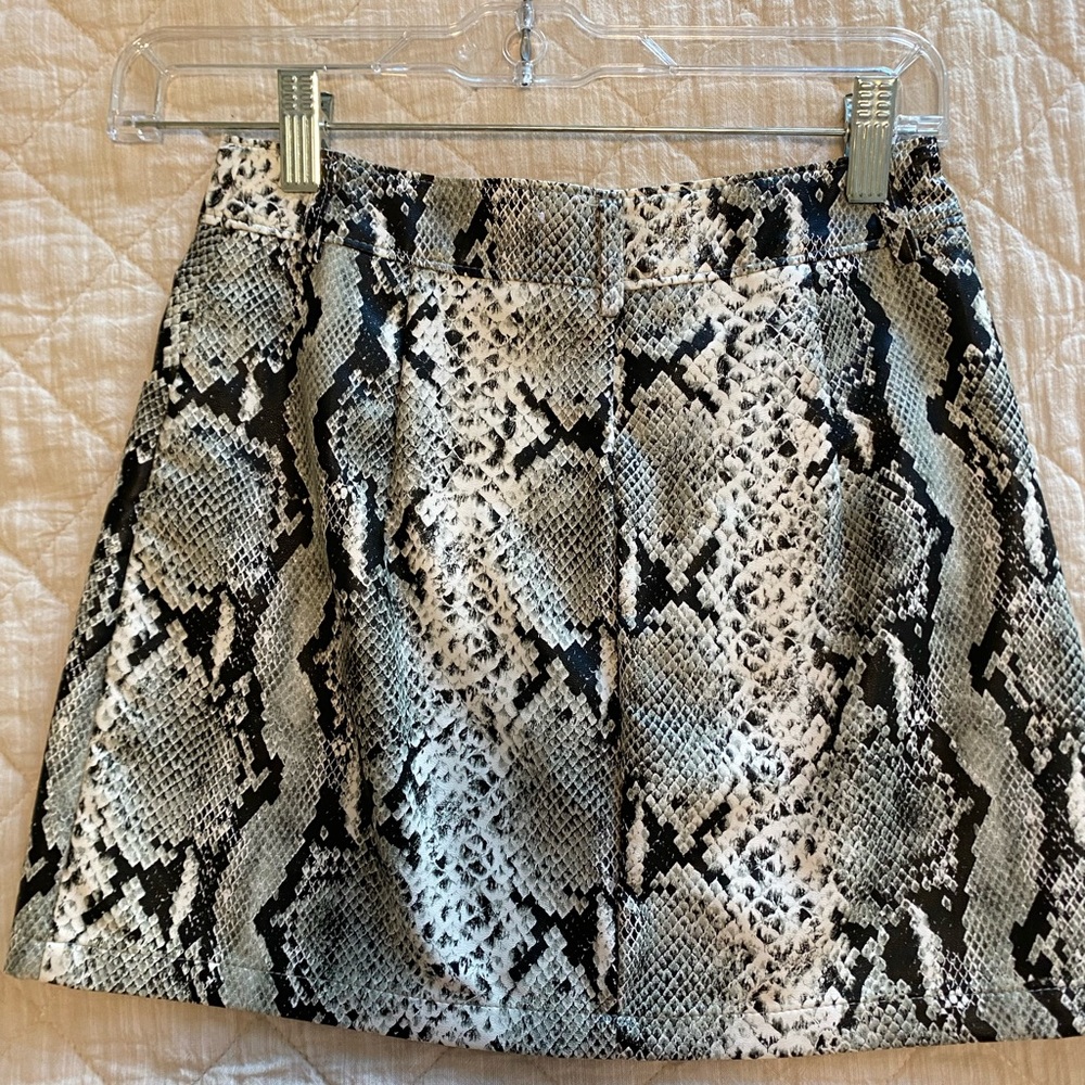 XS, snake skin skirt